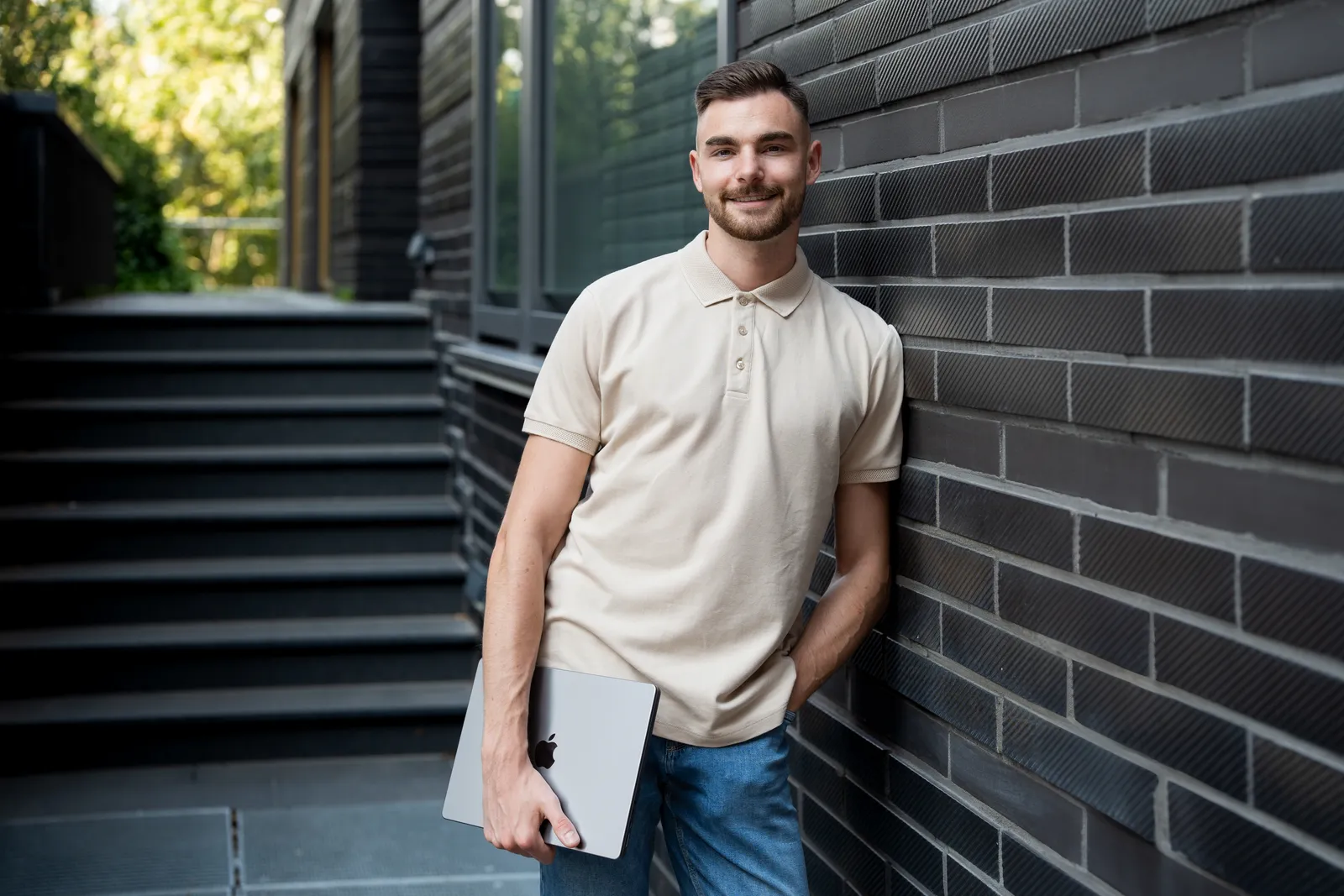 Jan Philipps bespricht die Google-Ads-Ergebnisse eines Kunden aus Mönchengladbach