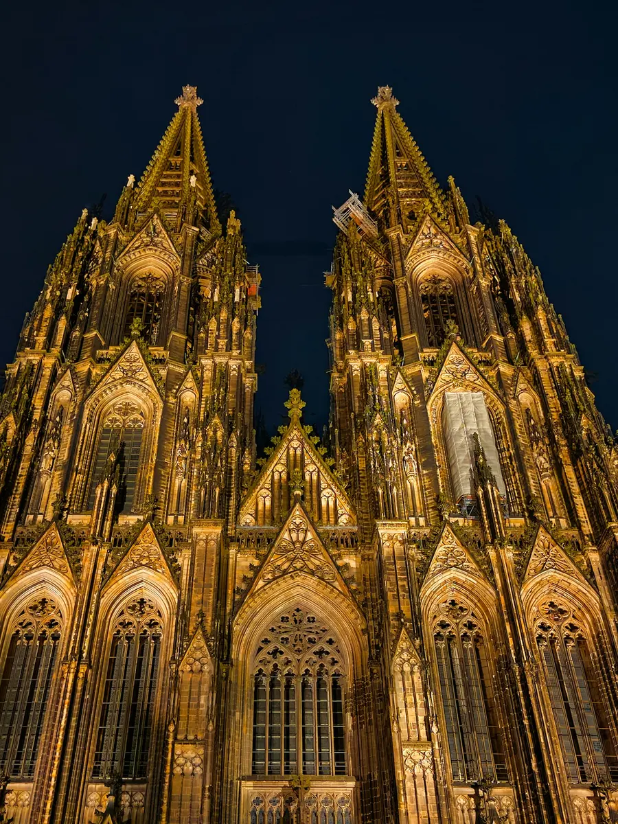 Kölner Dom bei Nacht